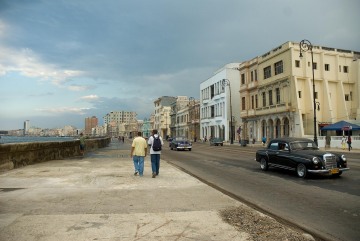 Walking the Malecón || Havana, Cuba
