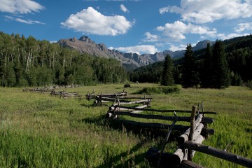 Split Rail Log Fence in Sneffels Range || Colorado