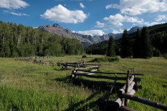 Split Rail Log Fence in Sneffels Range || Colorado