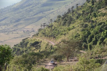 Descending into the Ngorongoro Crater || Tanzania