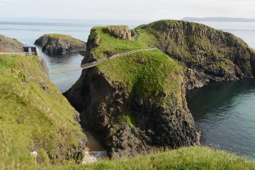 Carrick-a-Rede Rope Bridge || Northern Ireland