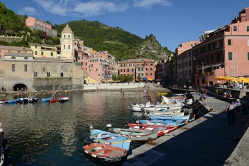 Afternoon in the Harbor || Vernazza