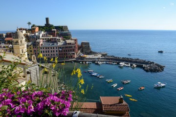 Vernazza Harbor || Cinque Terre