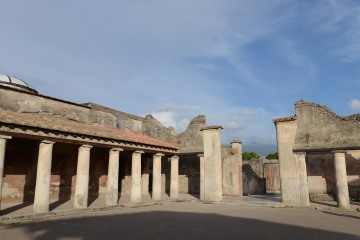 Italy-Y16-8874