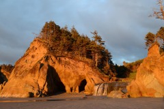 Cave & Waterfall on Beach || Hug Point State Recreation Site, Oregon
