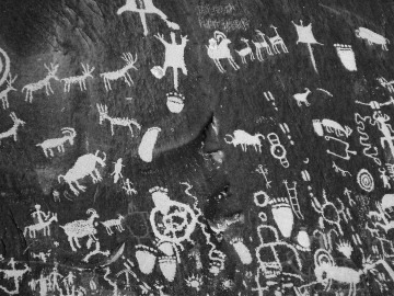 Newspaper Rock || Canyonlands National Park