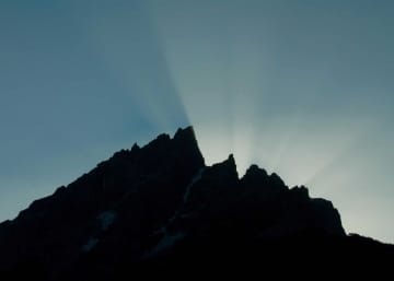Crepuscular Rays behind the Tetons || Grand Teton NP