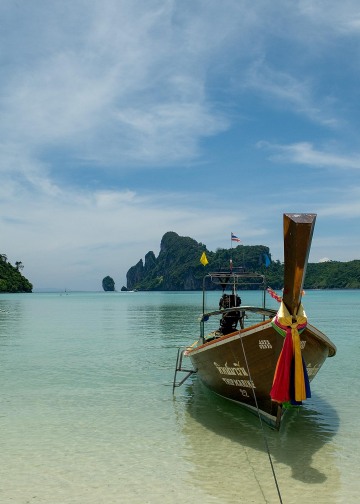 Longtail Taxi Boats in Lodalum Bay || Ko Phi Phi Don