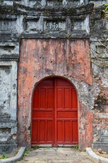 Red Door at Imperial City || Hue