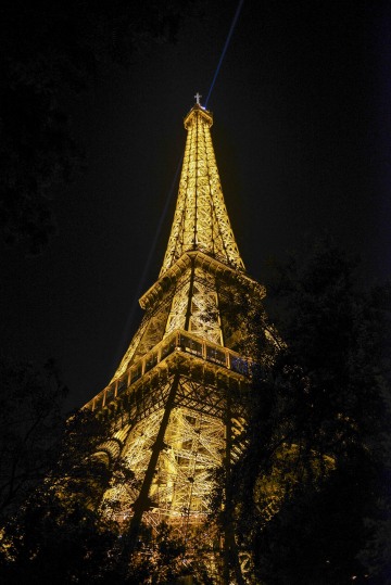 Eiffel Tower at Night || Paris