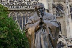 Pope John Paul II Statue at Notre-Dame Cathedral || Paris